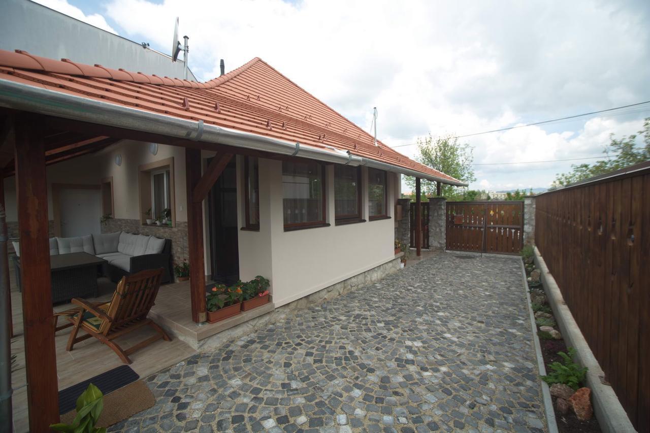 Holiday Home Podium Эгер Экстерьер фото